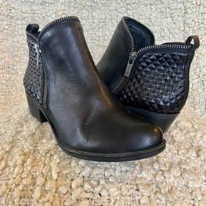 Black Lucky brand size 6 1/2 ankle boots